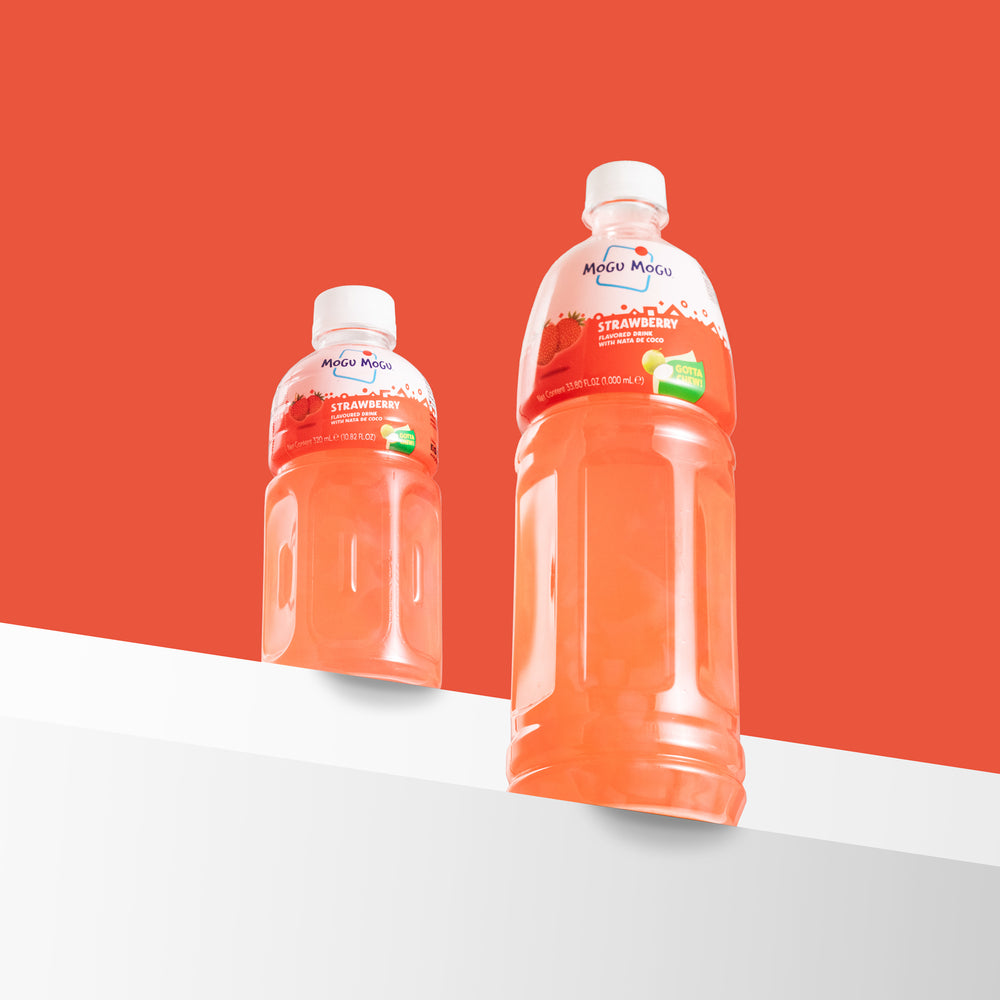 Mogu Mogu Strawberry Drink with Nata de Coco 320ml